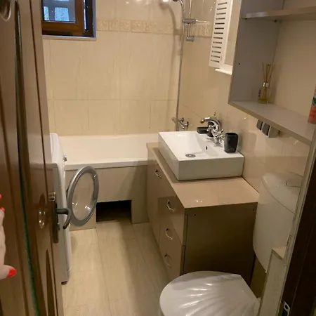 River House Apartment *