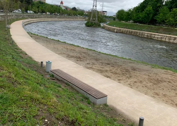 アパート River House